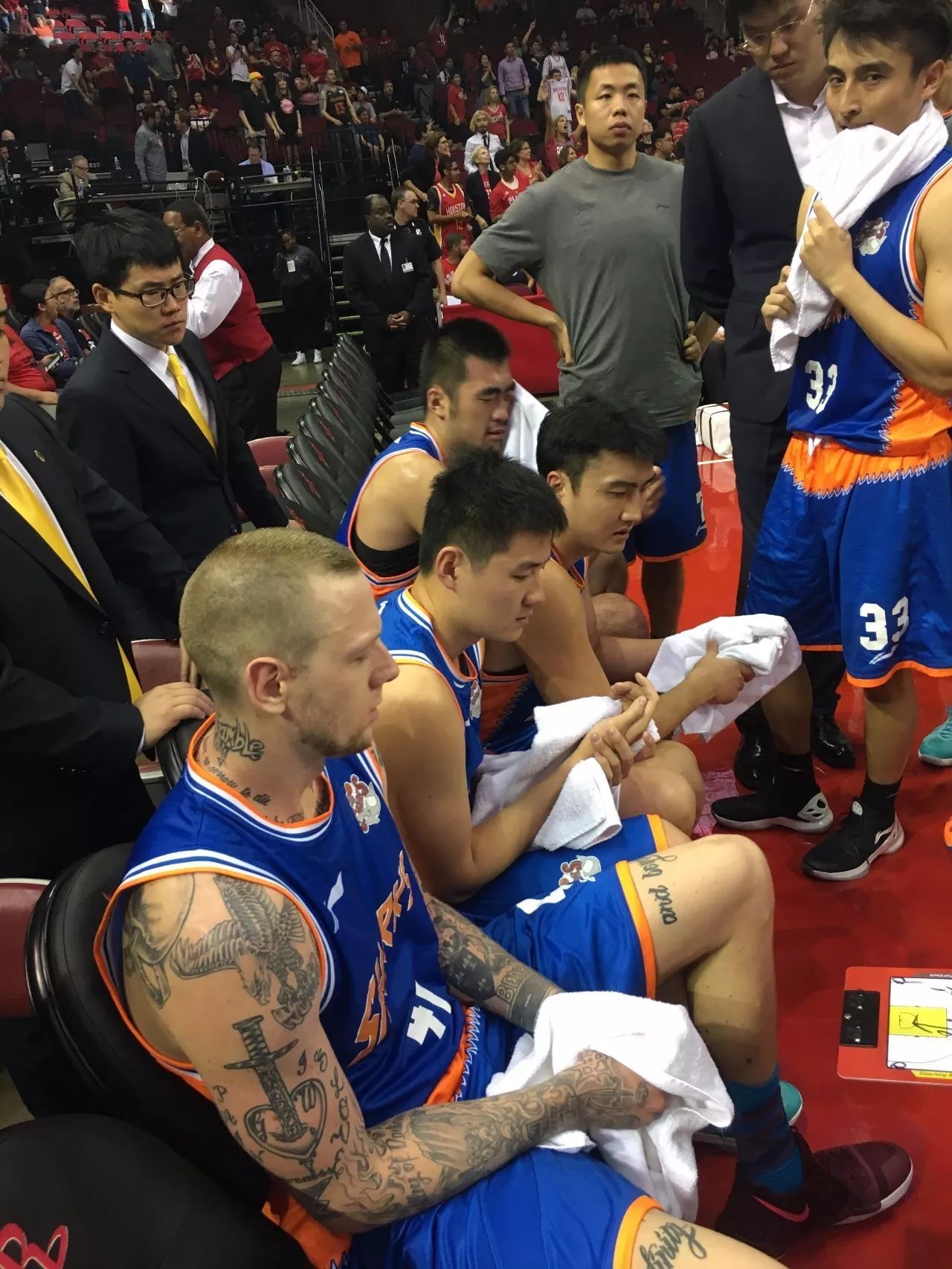 爱游戏-集结日体能课后；托特纳姆更衣室发声备战CBA季后赛；气氛紧张；纪律约束更严格的简单介绍-爱游戏